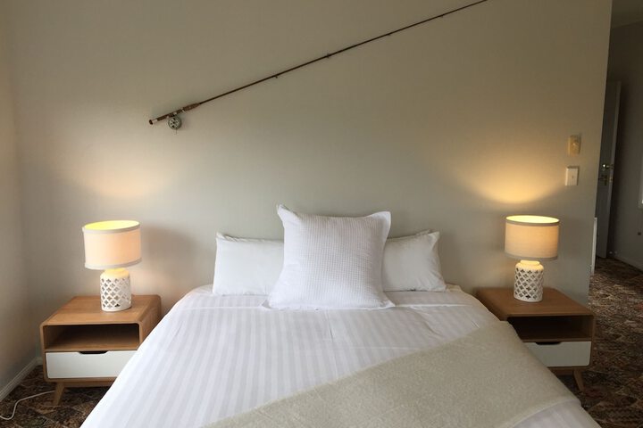 Room 2 of 6