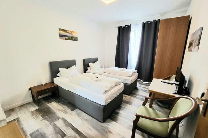 Room 17 of 39