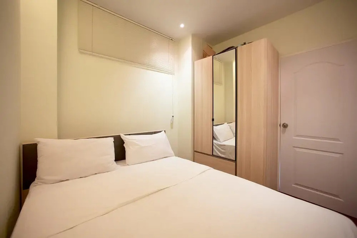 Room 10 of 20