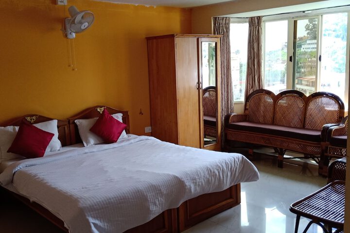 Room 16 of 33
