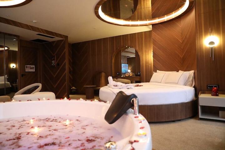 Room 9 of 43
