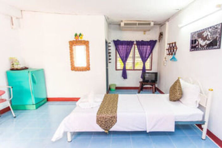 Room 11 of 22