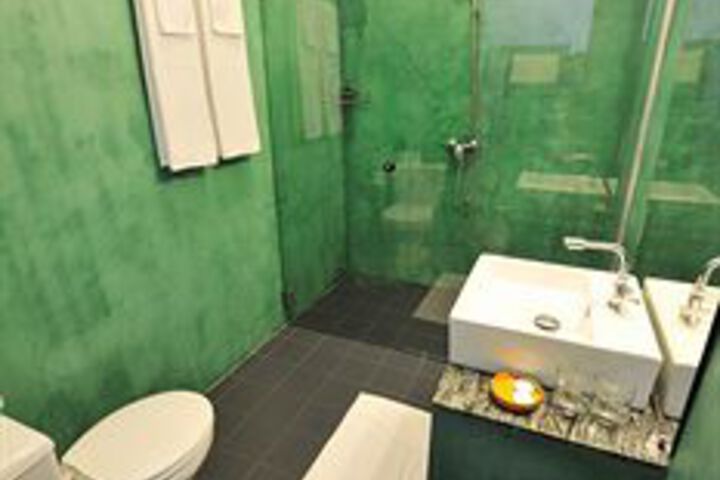 Room 4 of 24