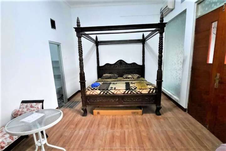 Room 6 of 34