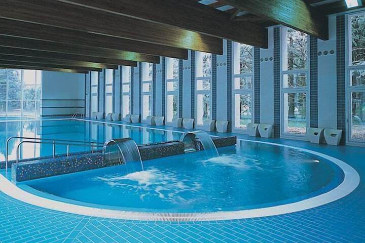 Pools & Facilities