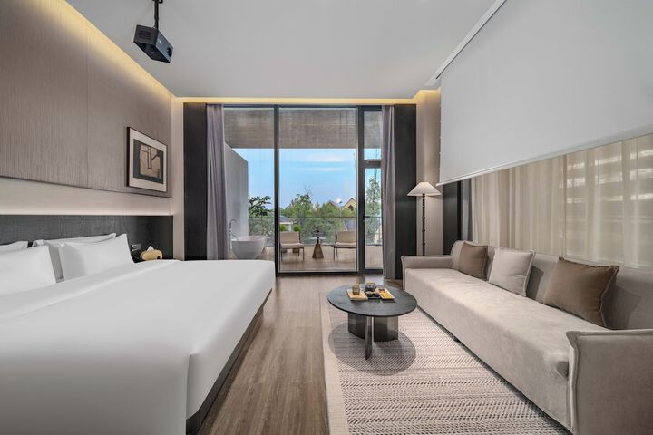 Room 35 of 64