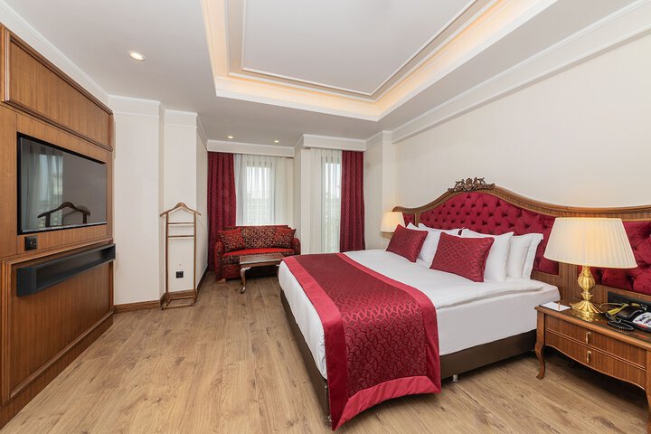 Room 83 of 130