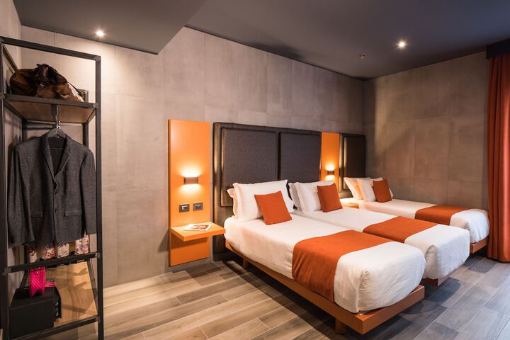 Room 16 of 36
