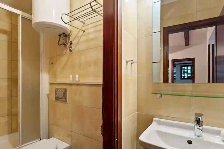 Room 54 of 64