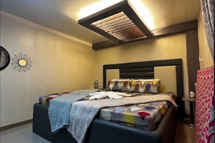 Room 13 of 40