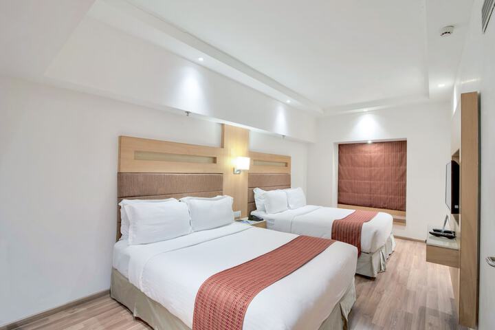 Room 17 of 38