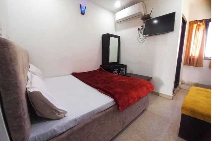 Room 3 of 23