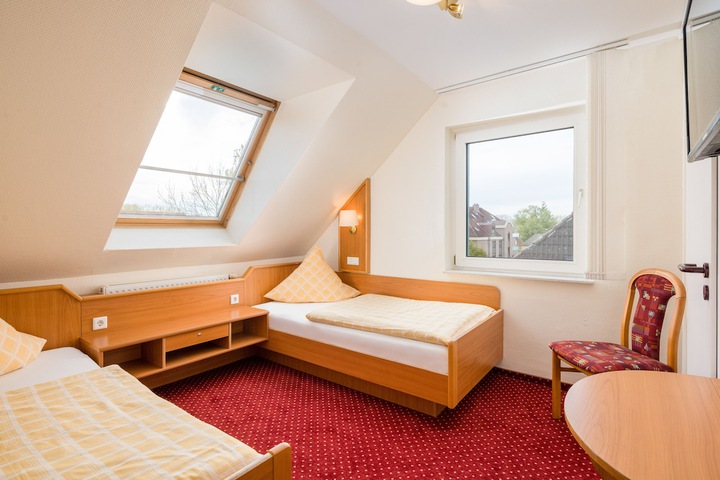 Room 10 of 24