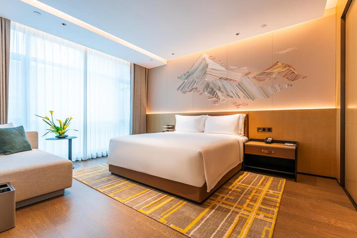 Room 52 of 94