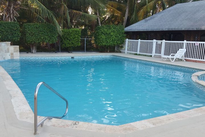 Pool 52 of 90