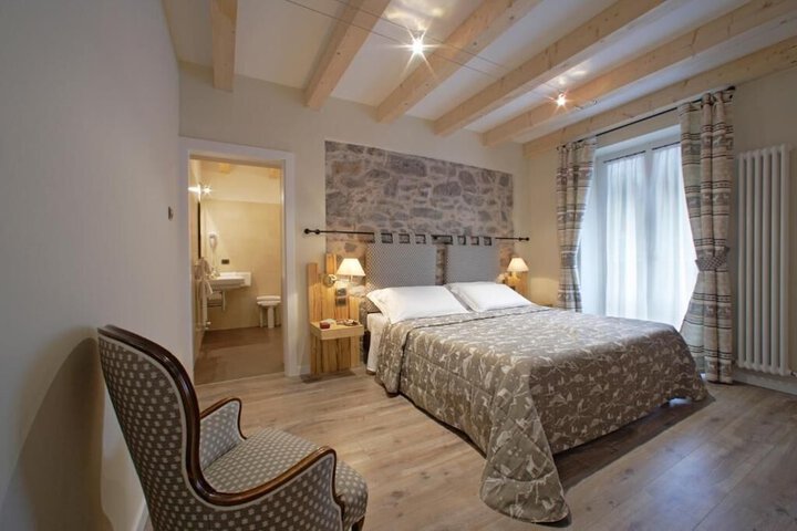 Room 4 of 21