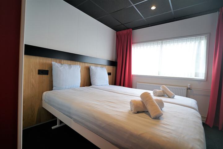 Room 58 of 94