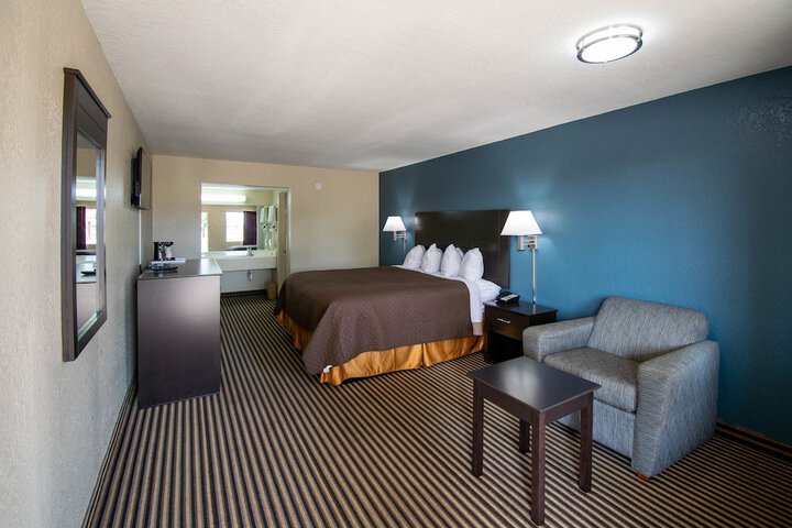 Single King Bed (9 of 9)