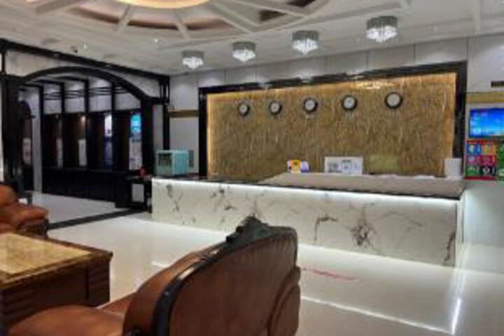 Gaofeng Smart Audio-Visual Hotel (Luxi Bus Station Branch)