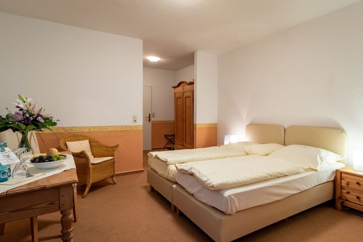 Room 71 of 283