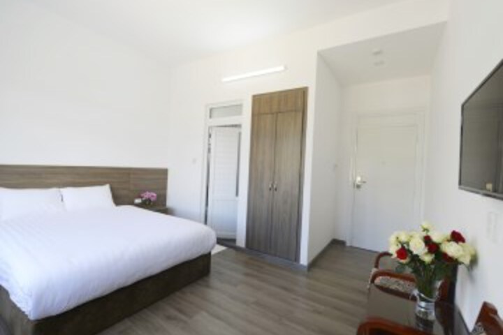 Room 32 of 42