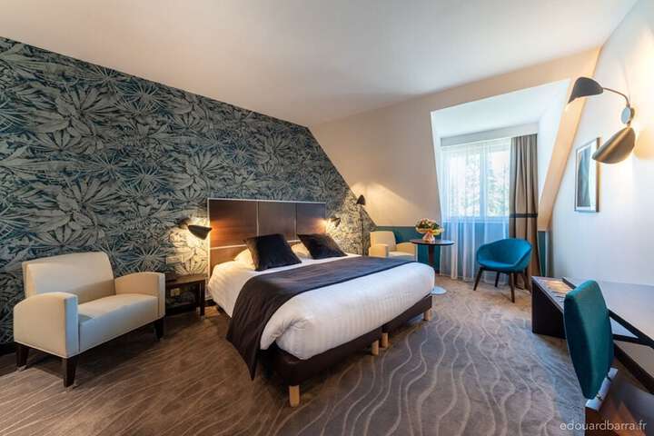 Room 4 of 60
