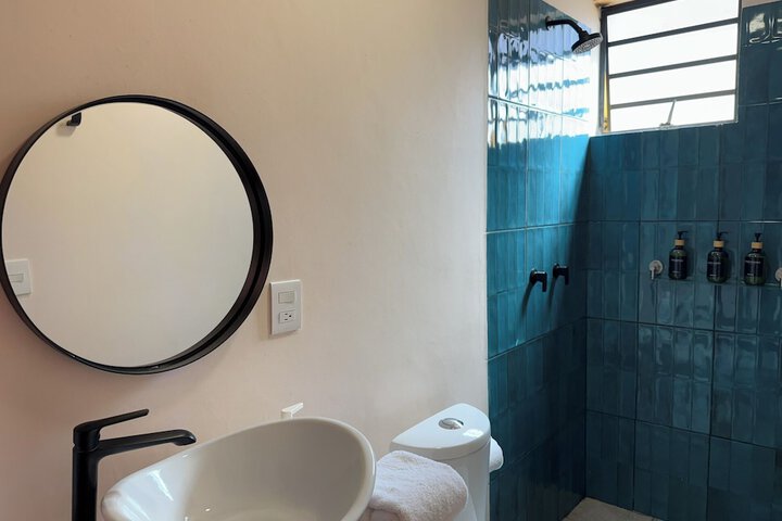 Room 32 of 37