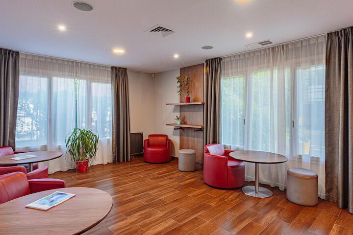 Guest Lobby