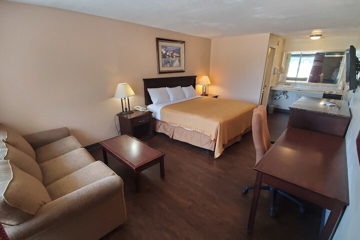 Room 11 of 19