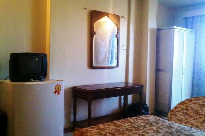Room 15 of 30