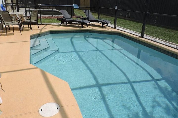 Pool 18 of 34