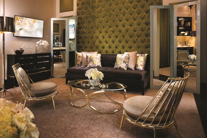 Ballroom/Hall 102 of 110