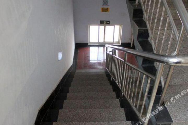 Jinan six plus one hotel