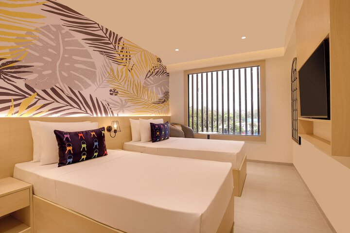 Room 12 of 48