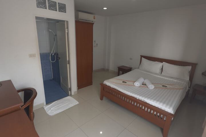 Room 10 of 31