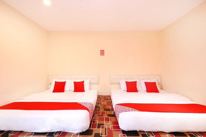 OYO 479 The Green Hotel