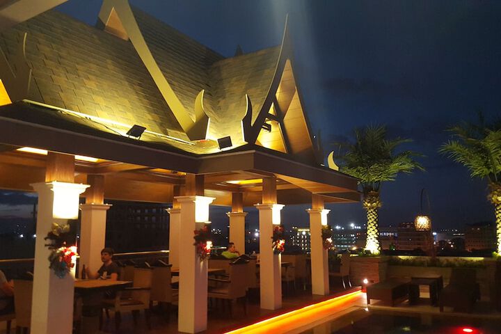 Lounge 123 of 139