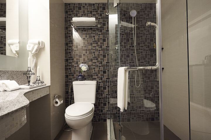 Room 9 of 21