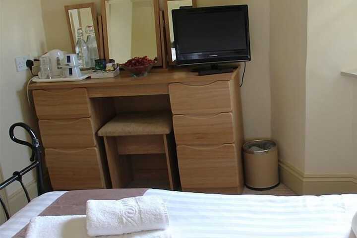 Room 6 of 20