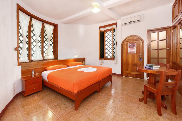 Room 4 of 16