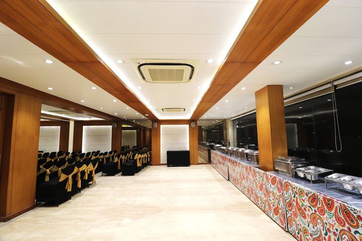 Ballroom/Hall 48 of 68