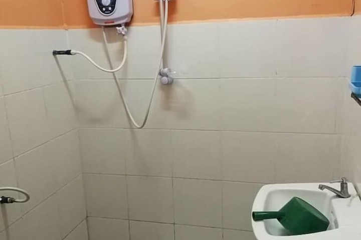 Room 9 of 14