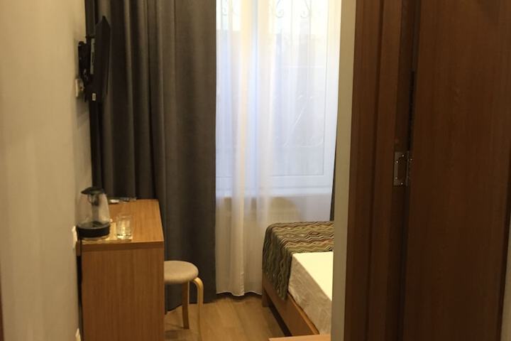 Room 12 of 41