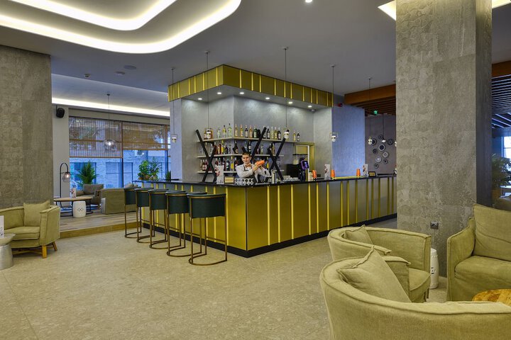 Lounge 62 of 70