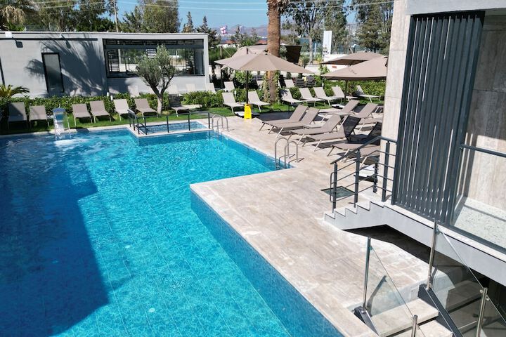 Pool 32 of 61