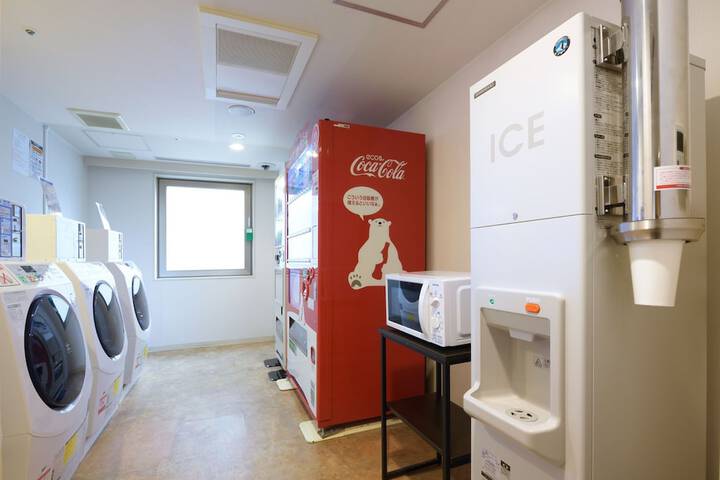 Room 18 of 27