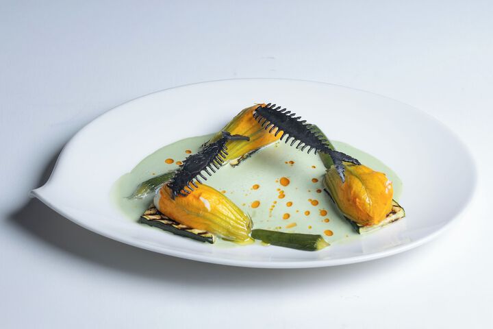 Dining 46 of 64