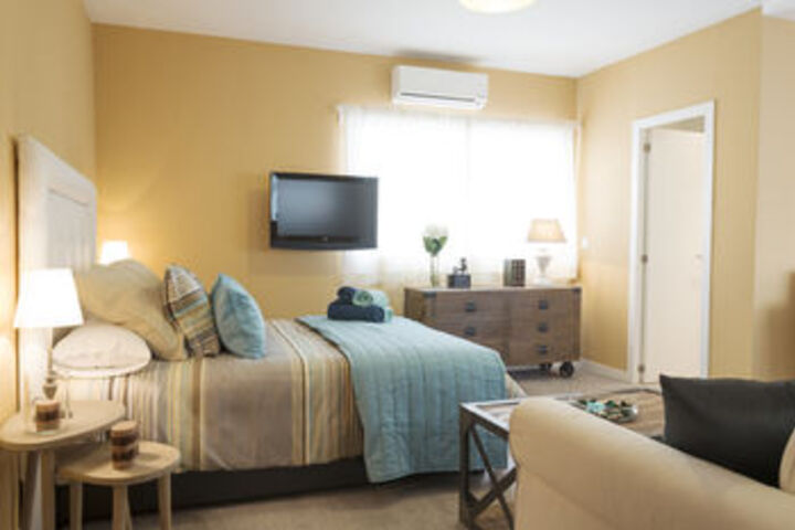 Room 95 of 211