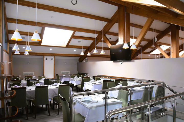 Dining 64 of 82
