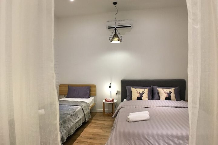 Room 4 of 50